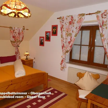 Апартаменты Gaestehaus Am Weinberg - Schlager Prinzersdorf